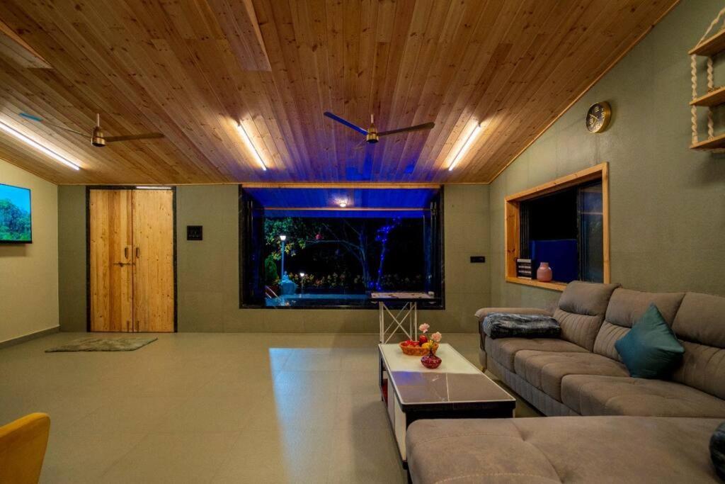 Spicy Mango Lakeside Abode - Luxurious Villa In Pawana לונבלה מראה חיצוני תמונה