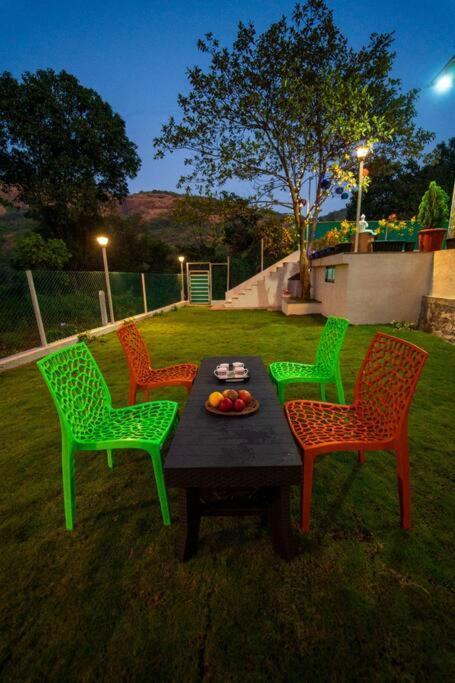 Spicy Mango Lakeside Abode - Luxurious Villa In Pawana לונבלה מראה חיצוני תמונה